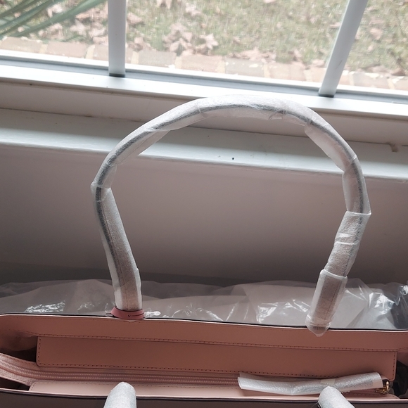 Kate Spade large tote - Picture 8 of 12